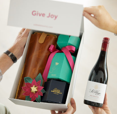 5 Reasons Why Edible Blooms Gift Hamper is the Ultimate Gift