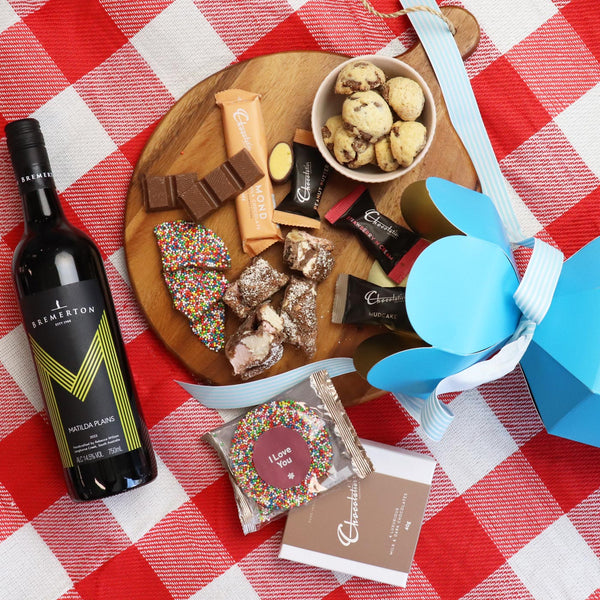 Valentine's Day Gifts | Romantic Hampers & Bouquets | Edible Blooms
