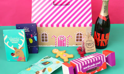 Gingerbread house hamper with sparkling wine